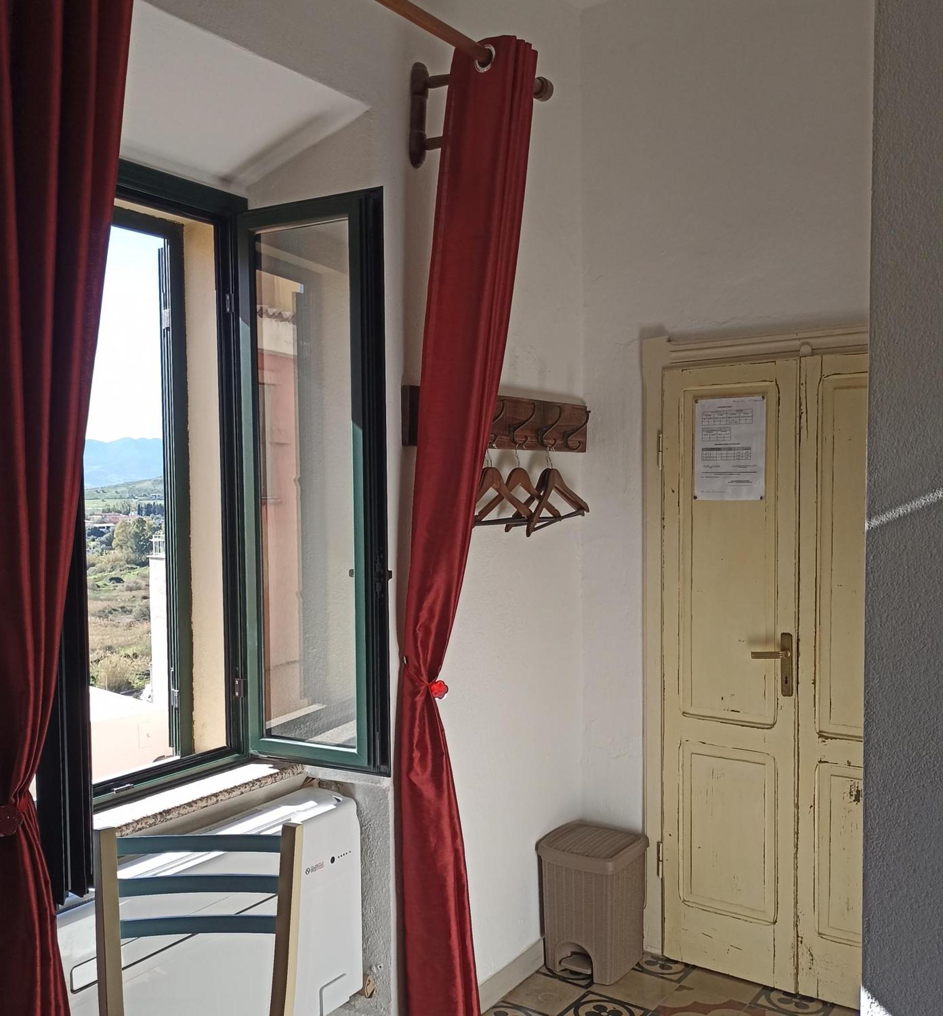 B&B Eleonora D'Arborea, Centro Storico Posada  Exteriör bild